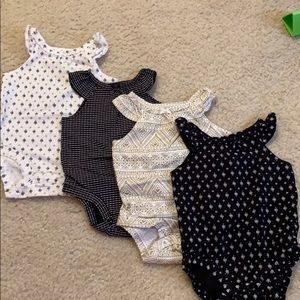 Never worn 4 pack of onesies!